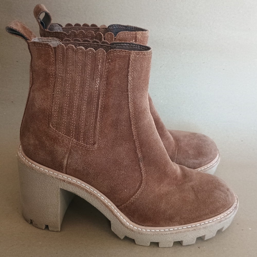 Gianni Bini Winney Lug Sole Boots,  Sz 10,  Brown (Graham) Suede Chunky Heel
